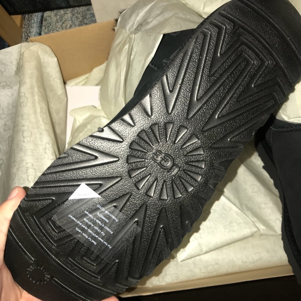 ⭐️SOLD⭐️  UGG Bailey bow winter boots - Picture 7 of 8